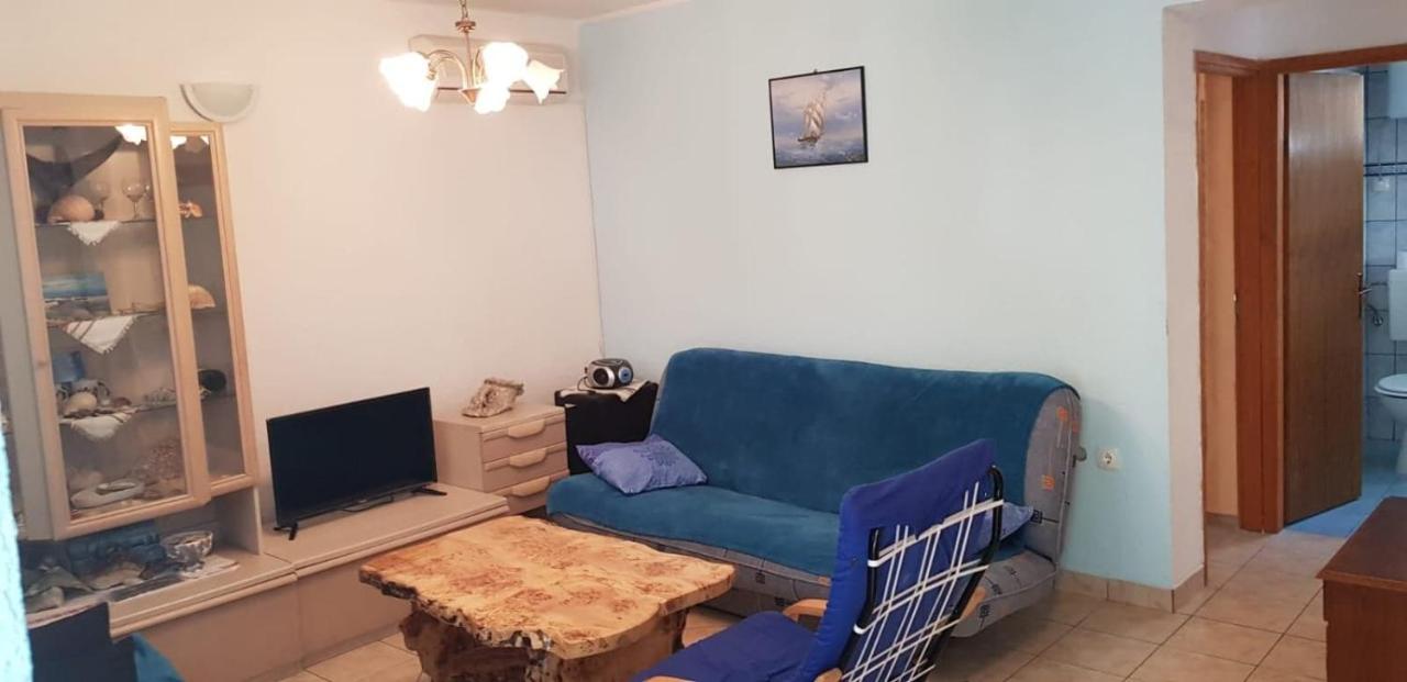 Srecko Apartman Rogoznica  Exterior photo